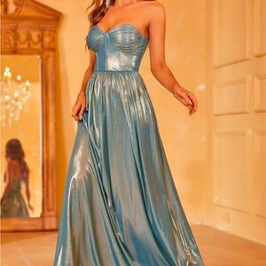 Blue Pleated Tiered Gown with Sweetheart Neckline for Prom